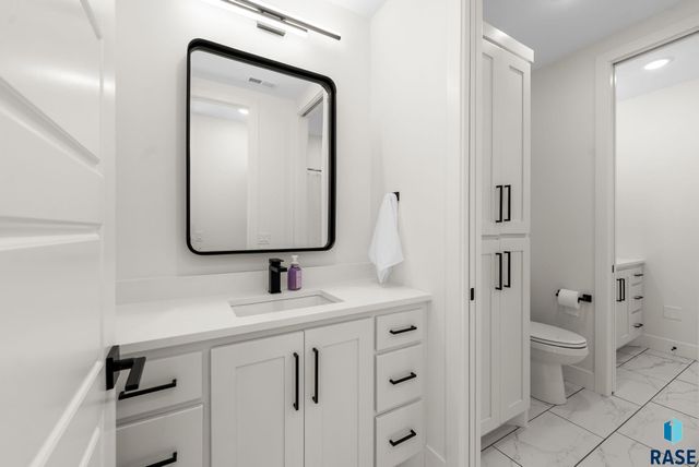 7317 E Gray Eagle Cir Circle, Sioux Falls, SD 57110