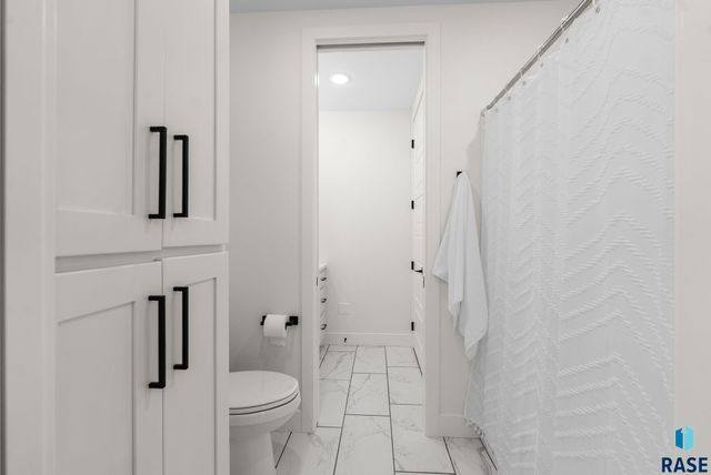 7317 E Gray Eagle Cir Circle, Sioux Falls, SD 57110