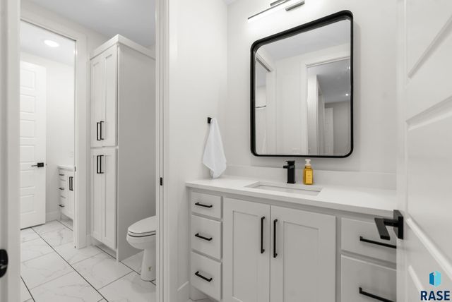 7317 E Gray Eagle Cir Circle, Sioux Falls, SD 57110