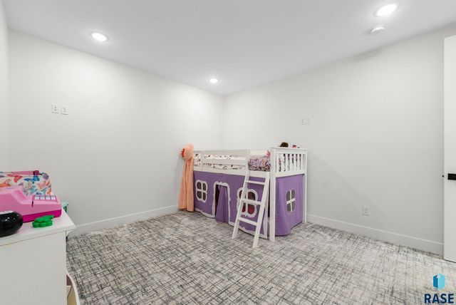 7317 E Gray Eagle Cir Circle, Sioux Falls, SD 57110