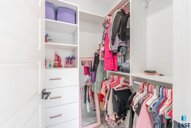 7317 E Gray Eagle Cir Circle, Sioux Falls, SD 57110