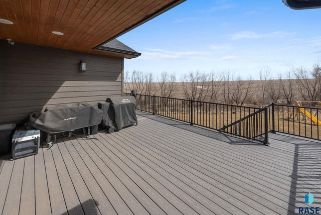 7317 E Gray Eagle Cir Circle, Sioux Falls, SD 57110