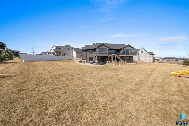 7317 E Gray Eagle Cir Circle, Sioux Falls, SD 57110