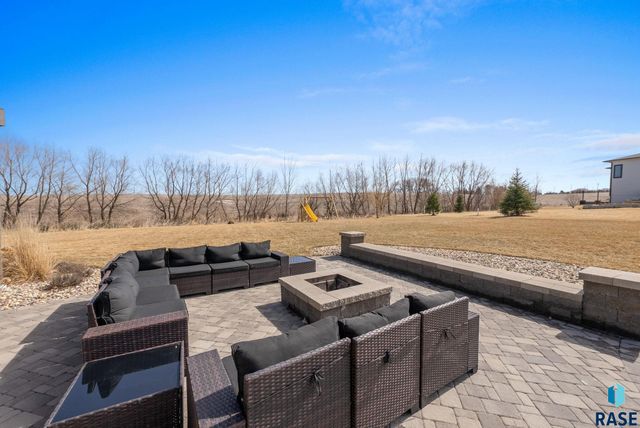 7317 E Gray Eagle Cir Circle, Sioux Falls, SD 57110