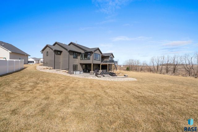 7317 E Gray Eagle Cir Circle, Sioux Falls, SD 57110
