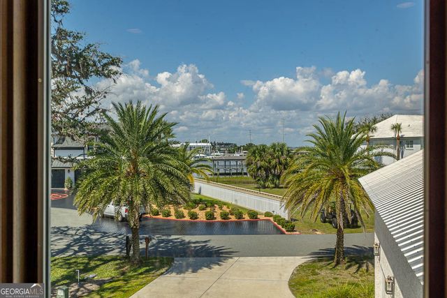 305 Yacht Club Lane, St. Simons, GA 31522