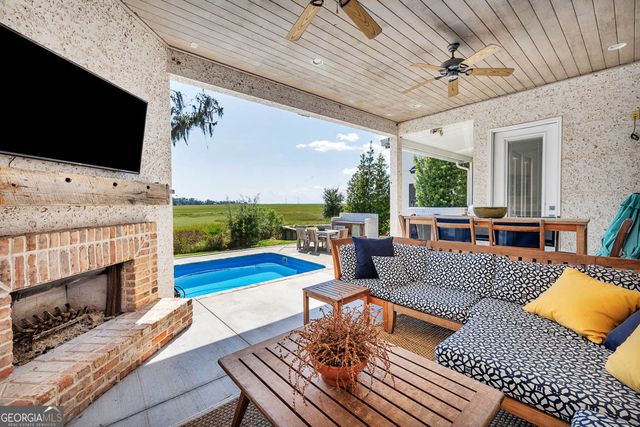 305 Yacht Club Lane, St. Simons, GA 31522