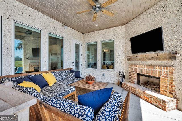 305 Yacht Club Lane, St. Simons, GA 31522