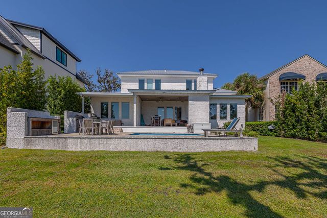305 Yacht Club Lane, St. Simons, GA 31522