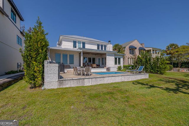 305 Yacht Club Lane, St. Simons, GA 31522