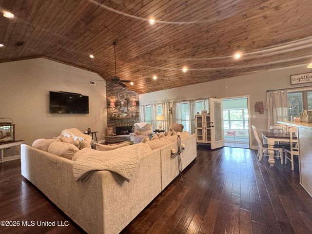 1311 Harmon Road, Batesville, MS 38606