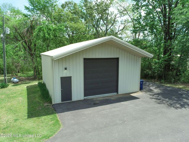 1311 Harmon Road, Batesville, MS 38606