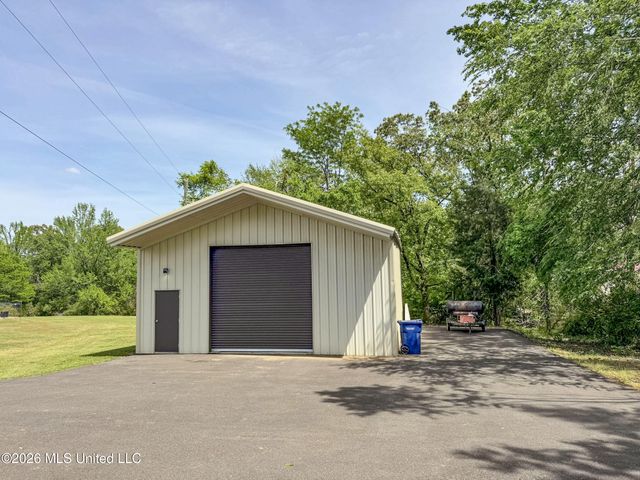 1311 Harmon Road, Batesville, MS 38606