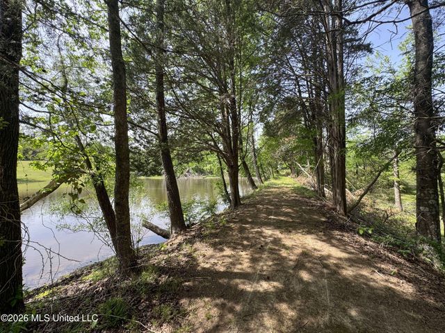 1311 Harmon Road, Batesville, MS 38606