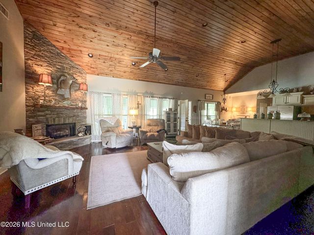 1311 Harmon Road, Batesville, MS 38606