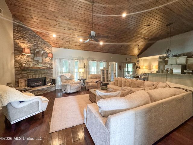 1311 Harmon Road, Batesville, MS 38606