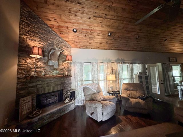 1311 Harmon Road, Batesville, MS 38606