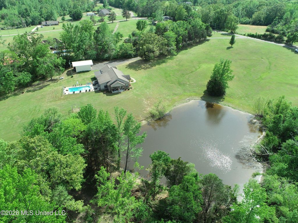 1311 Harmon Road, Batesville, MS 38606