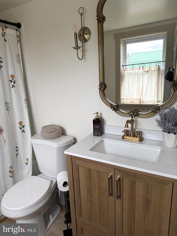 7126 LOOP RD, Huntingdon, PA 16652