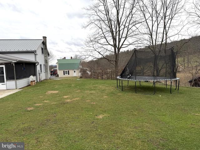 7126 LOOP RD, Huntingdon, PA 16652