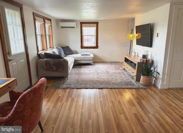 7126 LOOP RD, Huntingdon, PA 16652