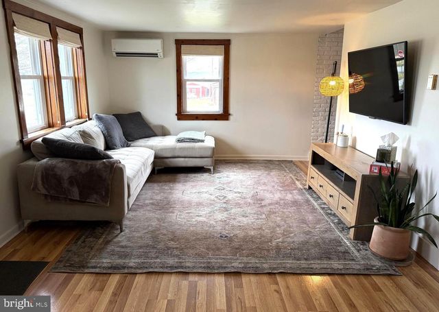 7126 LOOP RD, Huntingdon, PA 16652