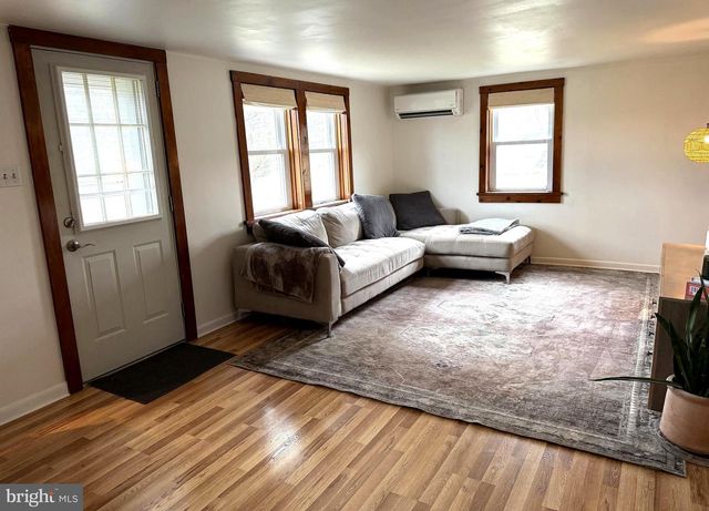 7126 LOOP RD, Huntingdon, PA 16652