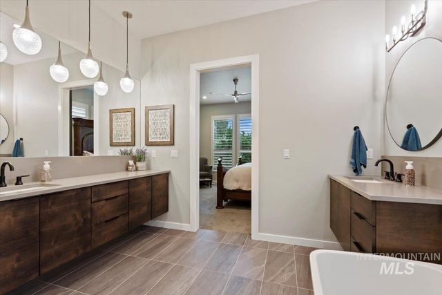 4140 E Goldstone Dr, Meridian, ID 83642