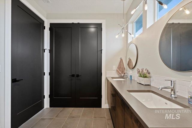 4140 E Goldstone Dr, Meridian, ID 83642