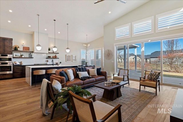 4140 E Goldstone Dr, Meridian, ID 83642