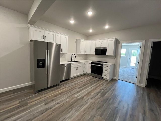 356 C SE 85 Road, Warrensburg, MO 64093