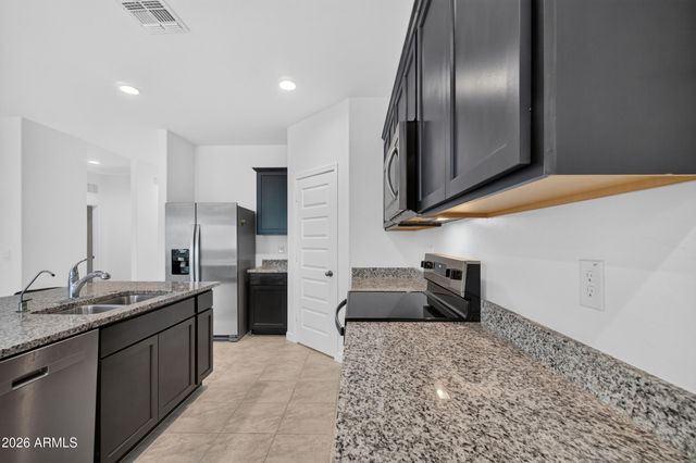 1823 W SOMBRA Avenue, Apache Junction, AZ 85120