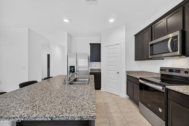 1823 W SOMBRA Avenue, Apache Junction, AZ 85120