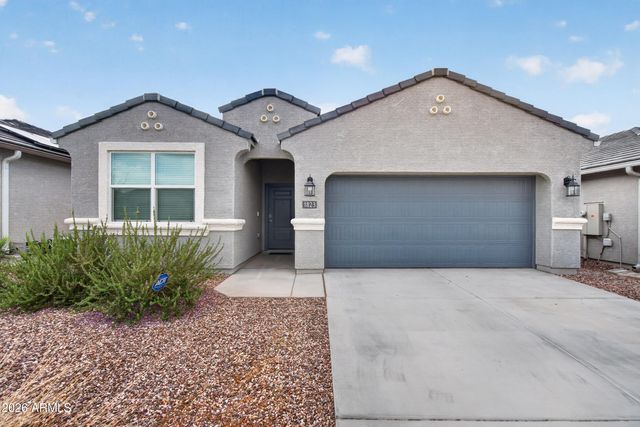 1823 W SOMBRA Avenue, Apache Junction, AZ 85120