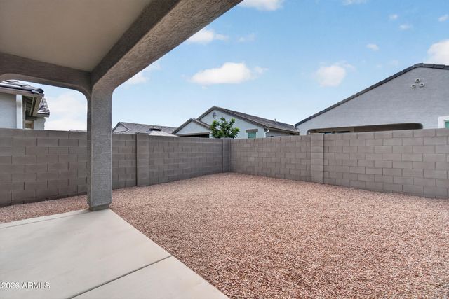 1823 W SOMBRA Avenue, Apache Junction, AZ 85120