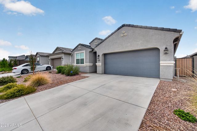 1823 W SOMBRA Avenue, Apache Junction, AZ 85120