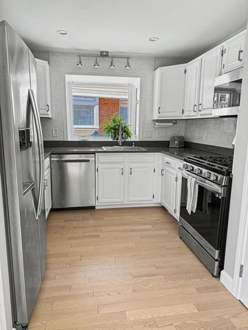 125 Grove Street 125, Watertown, MA 02472