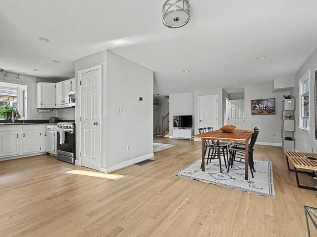 125 Grove Street 125, Watertown, MA 02472