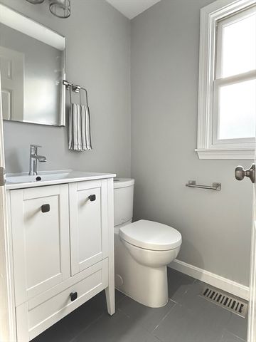 125 Grove Street 125, Watertown, MA 02472