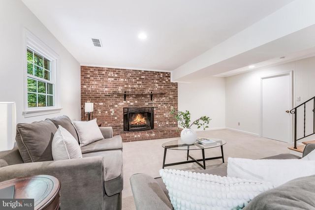 2515 FOWLERS LN, Reston, VA 20191
