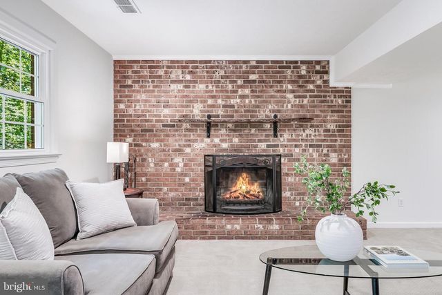 2515 FOWLERS LN, Reston, VA 20191