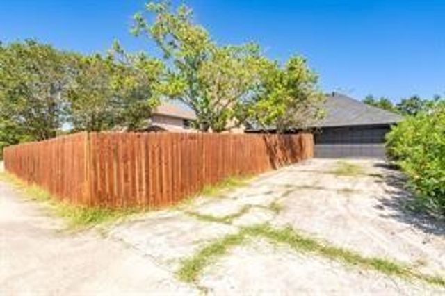 7005 Chiswick Dr, Corpus Christi, TX 78413