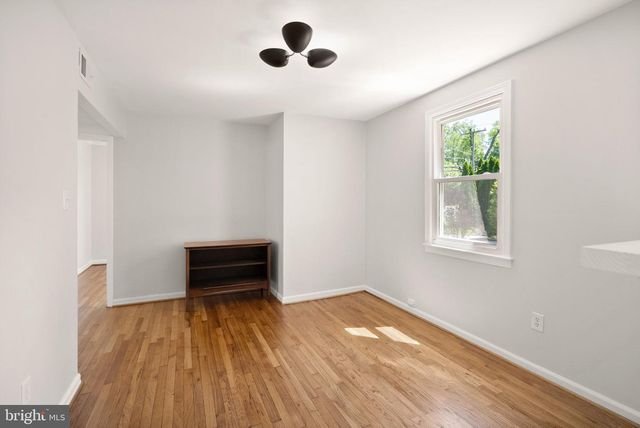 4026 CHESTNUT ST, Fairfax, VA 22030