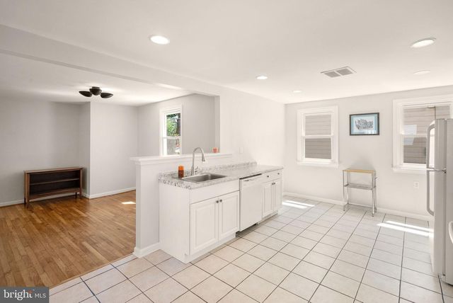4026 CHESTNUT ST, Fairfax, VA 22030