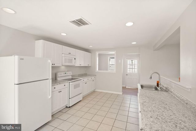 4026 CHESTNUT ST, Fairfax, VA 22030
