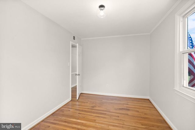 4026 CHESTNUT ST, Fairfax, VA 22030
