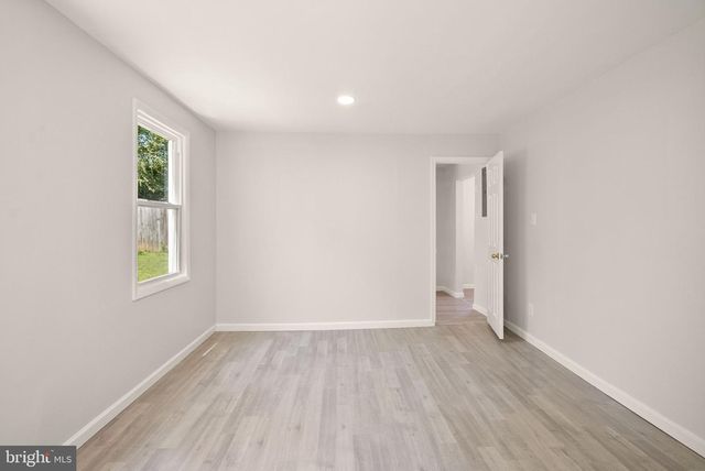 4026 CHESTNUT ST, Fairfax, VA 22030