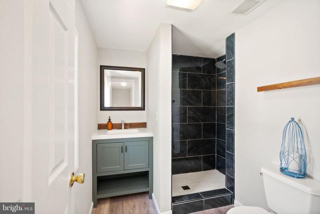 4026 CHESTNUT ST, Fairfax, VA 22030