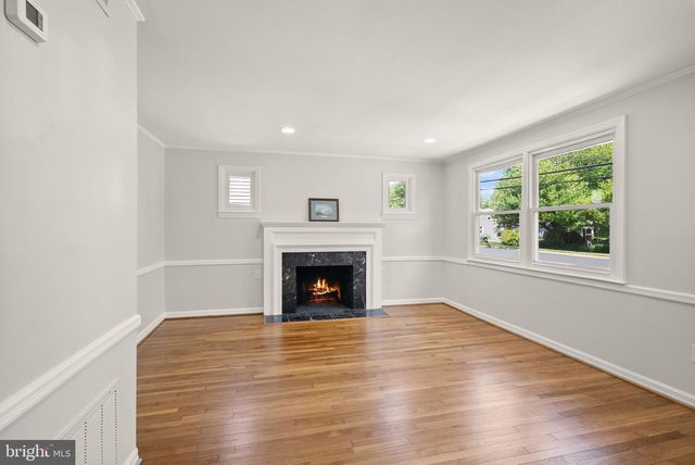 4026 CHESTNUT ST, Fairfax, VA 22030
