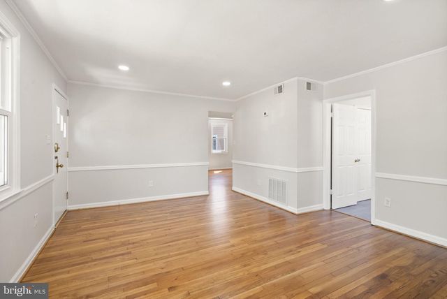 4026 CHESTNUT ST, Fairfax, VA 22030